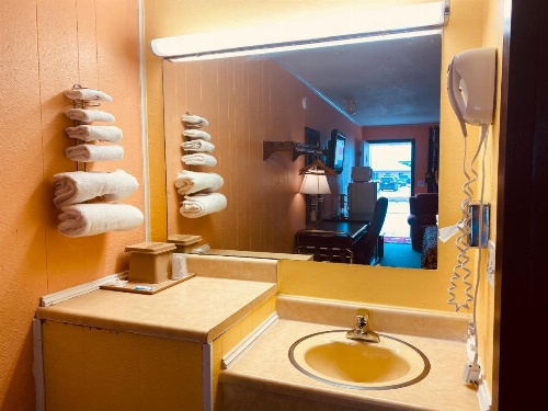 Gateway Inn image 19